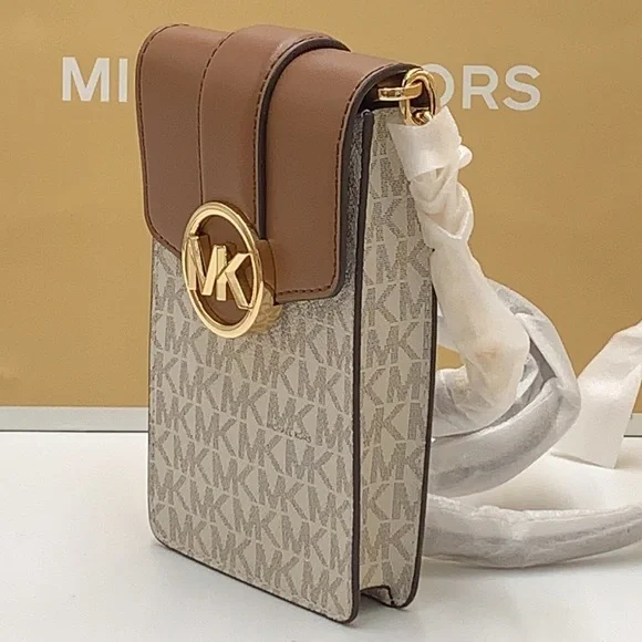 NWT MICHAEL KORS CARMEN SMALL NORTH SOUTH PHONE XBODY VANILLA/BROWN SIGNATURE - Picture 3 of 9